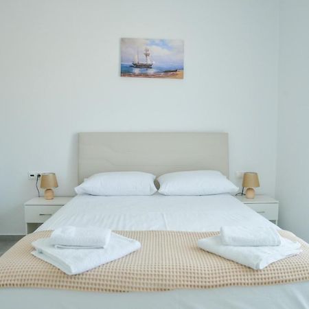 Zeras Apartments Adamantas Eksteriør billede