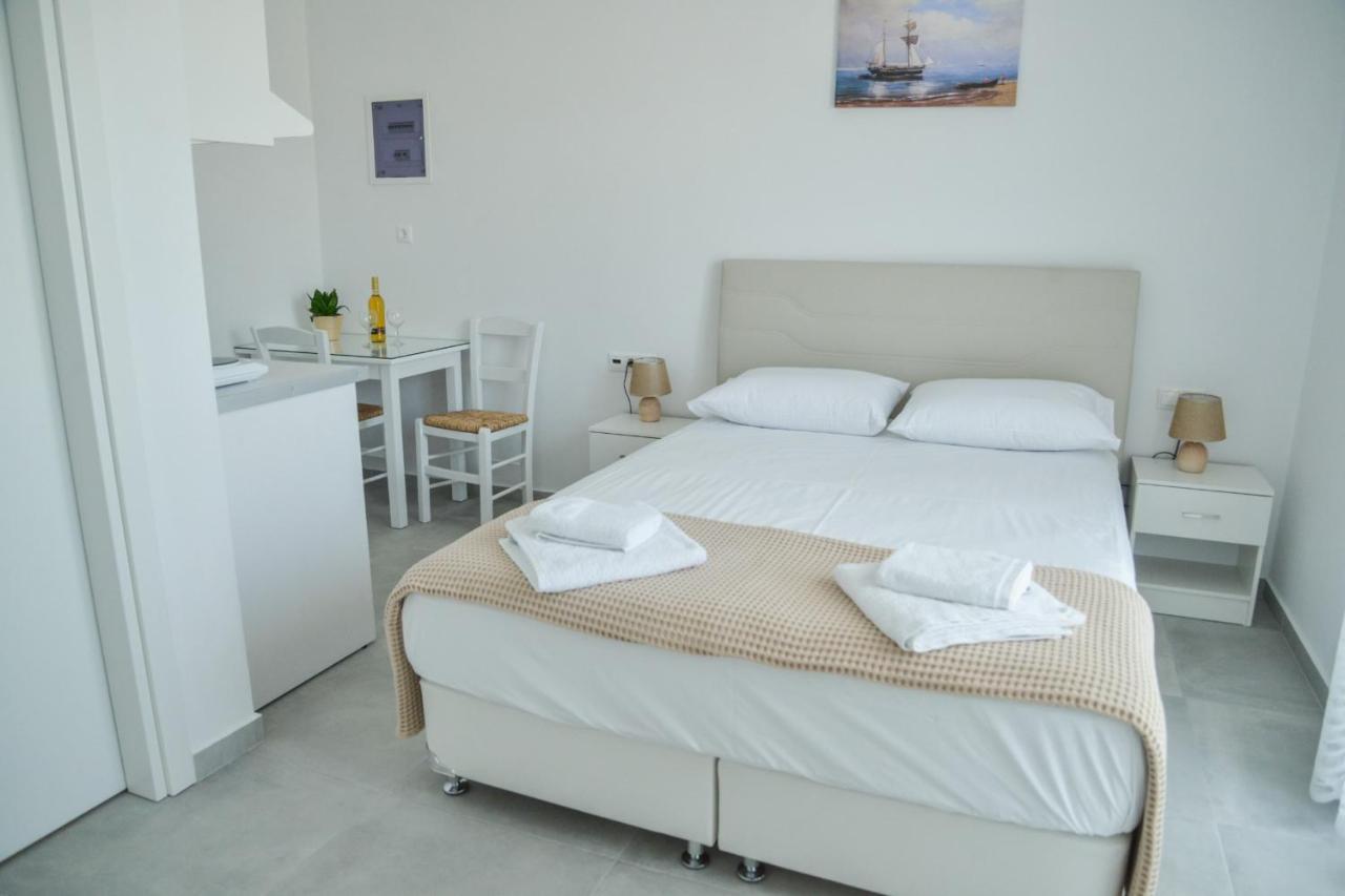 Zeras Apartments Adamantas Eksteriør billede