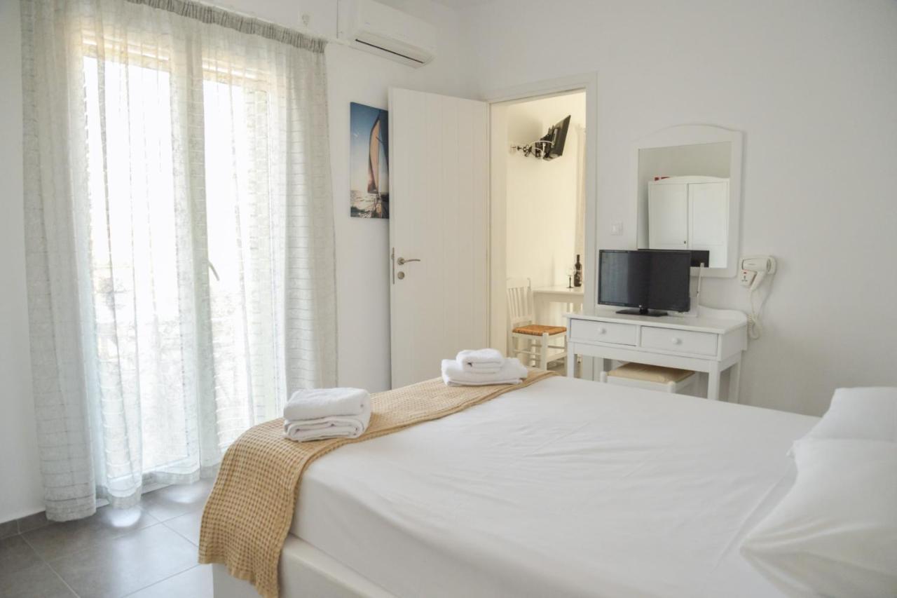 Zeras Apartments Adamantas Eksteriør billede