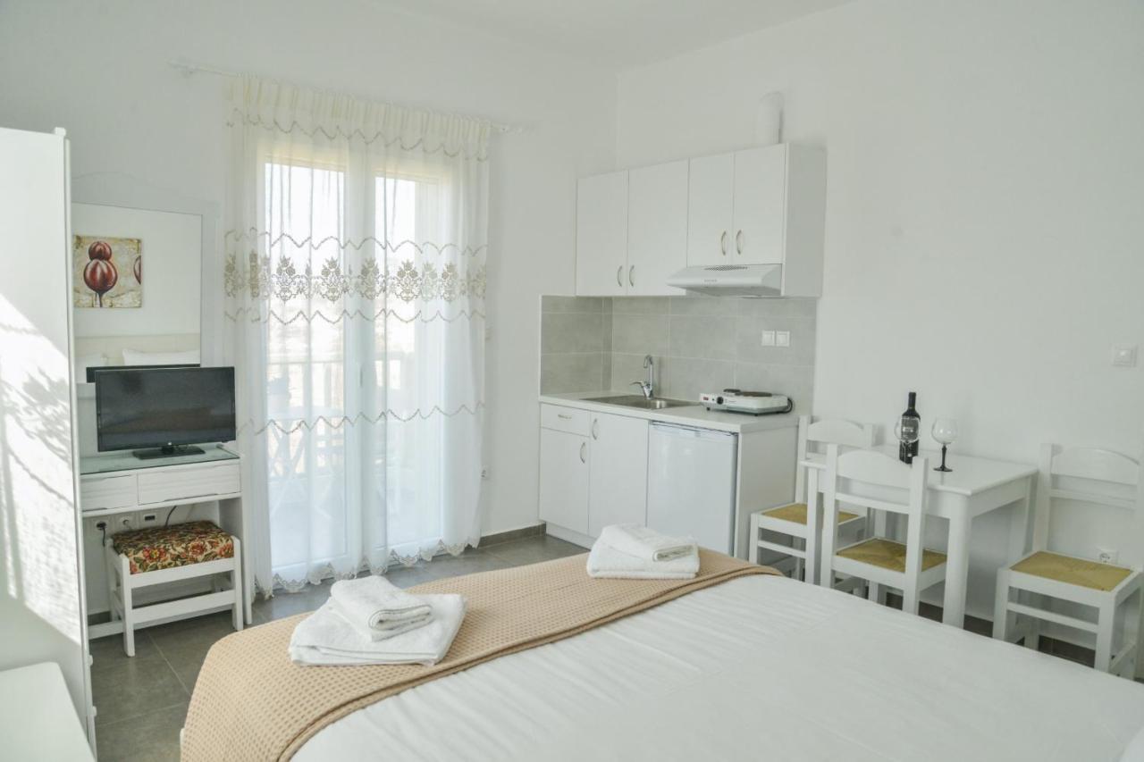 Zeras Apartments Adamantas Eksteriør billede