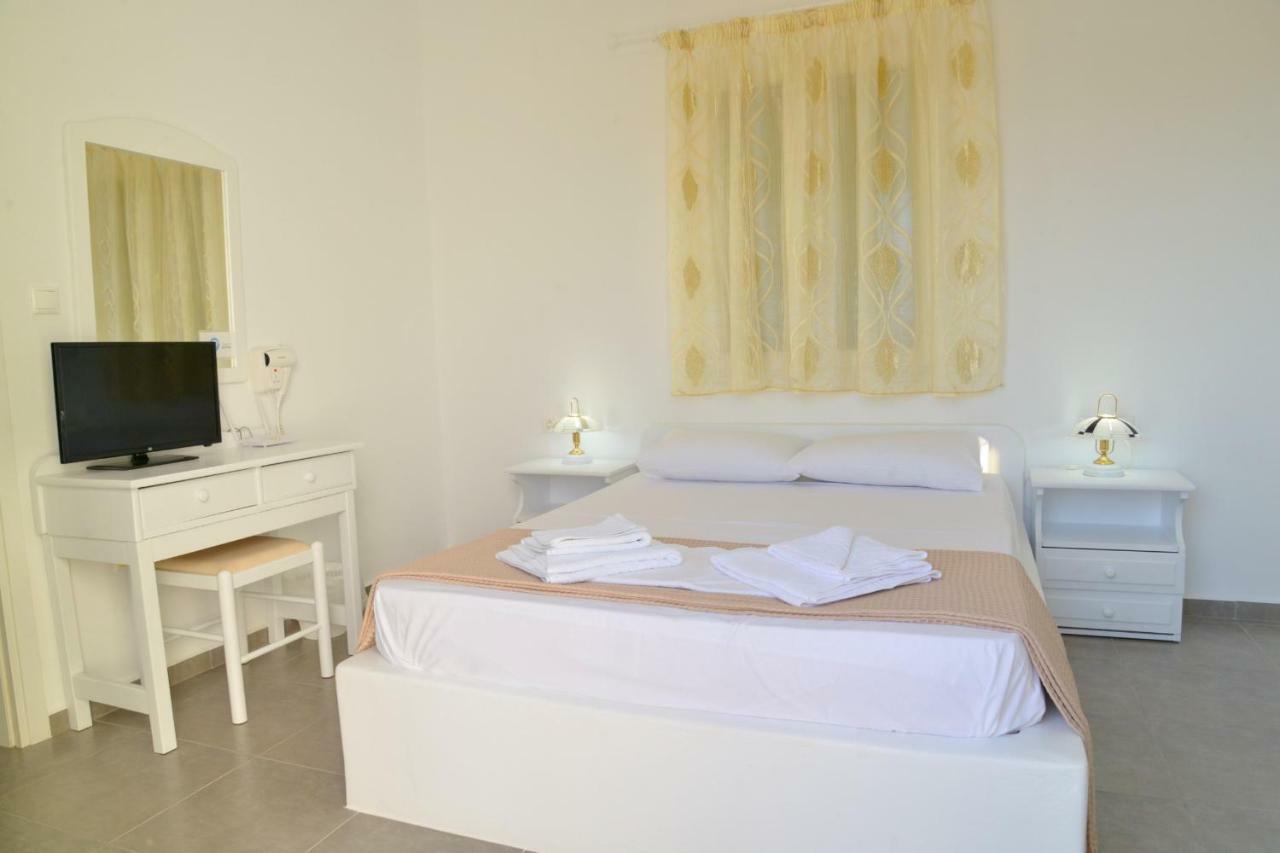 Zeras Apartments Adamantas Eksteriør billede