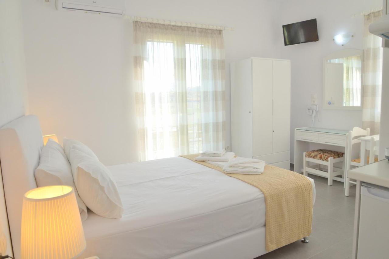 Zeras Apartments Adamantas Eksteriør billede